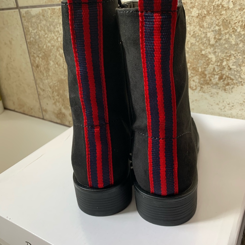 Nice boots - Picture 2 of 3